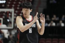 开云体育app-杨瀚森3场狂轰4个三分，CBA一赛季才进15个！感谢NBA解锁最强小杨