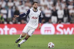 开云体育平台-英媒：本坦库尔因为身体原因临时退出热刺的热身赛首发