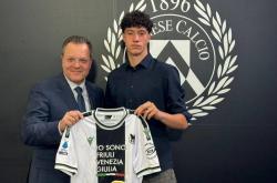 开云体育平台-前途无量！意媒：利物浦、皇马和拜仁有意乌迪内斯17岁后卫帕尔马