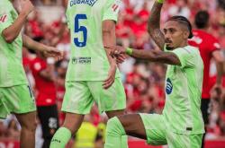 开云体育-西甲战火重燃，巴萨3-0大胜马洛卡，马洛卡两人染红吞苦果