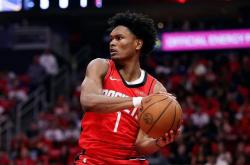 开云体育网址-36+6神投手有望加盟火箭，休斯顿即将迎来NBA总冠军