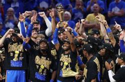 开云体育下载-俄克拉荷马雷霆势不可挡，东部缺乏对手实力