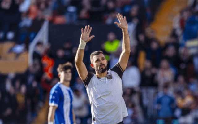 西甲:阿拉维斯保级压力巨大,巴伦西亚近期状态强势