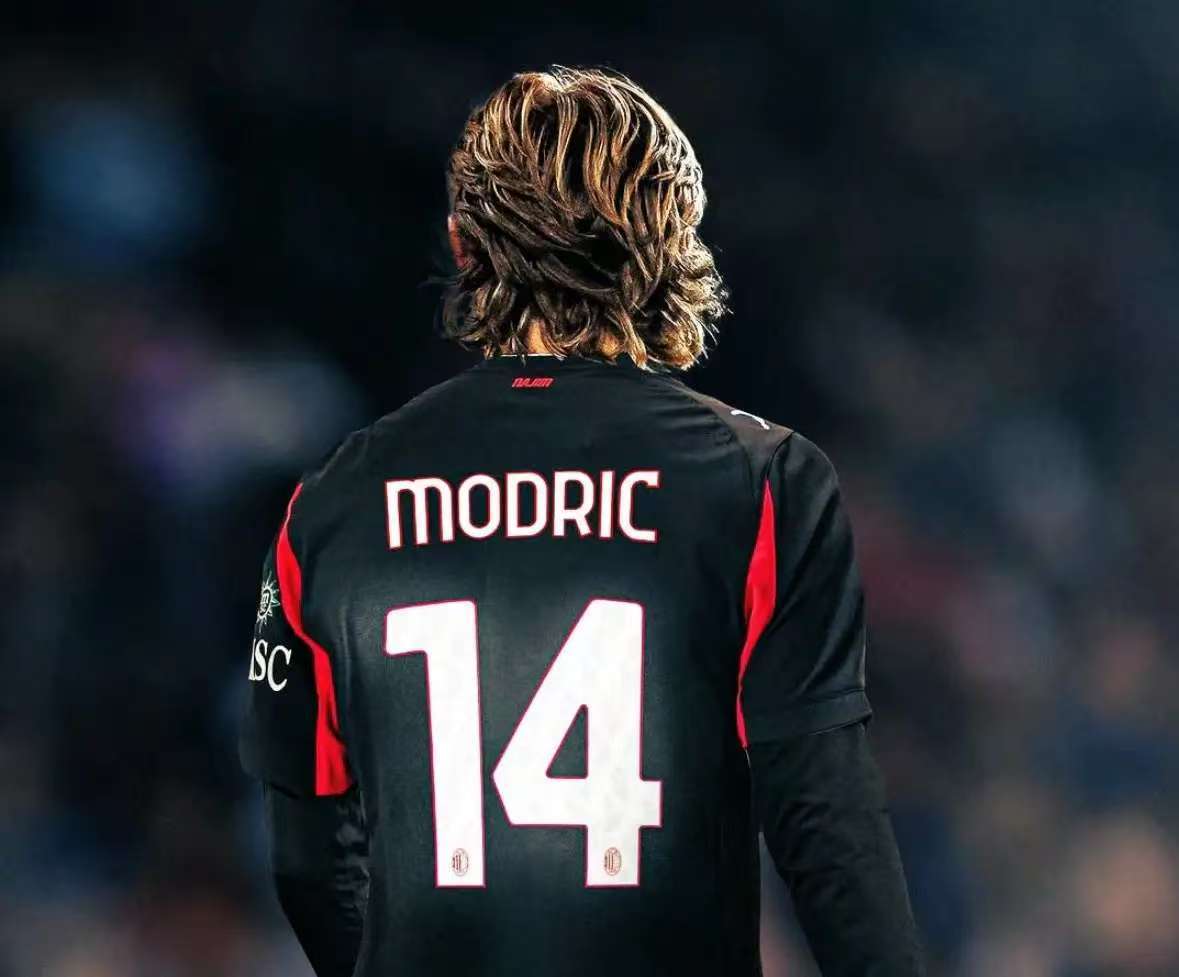 皇马米兰的羁绊，金球先生南下AC米兰