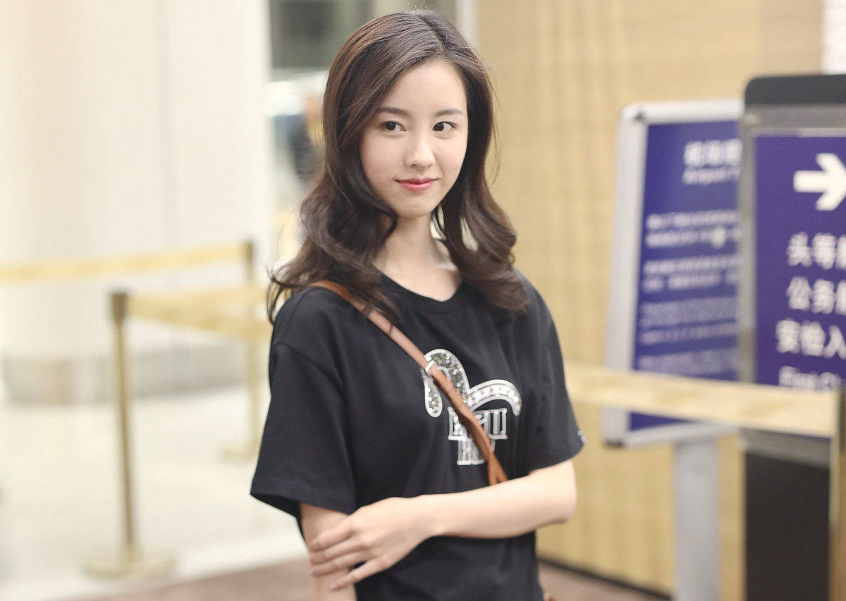 你知道吗？陈都灵学的什么专业，看完你就明白了！