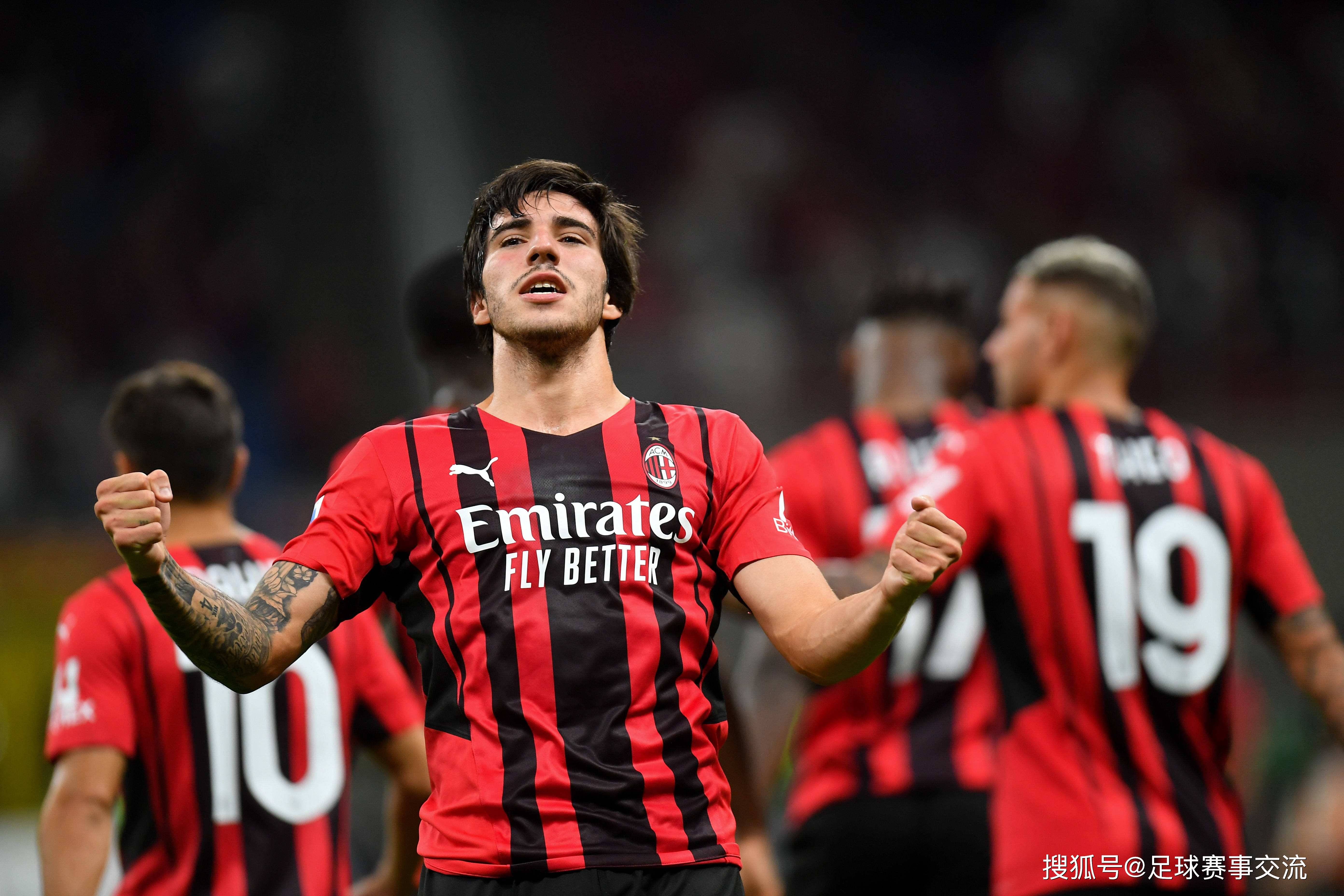 今日足球：AC米兰vs克雷莫纳、莱万特vs巴塞罗那