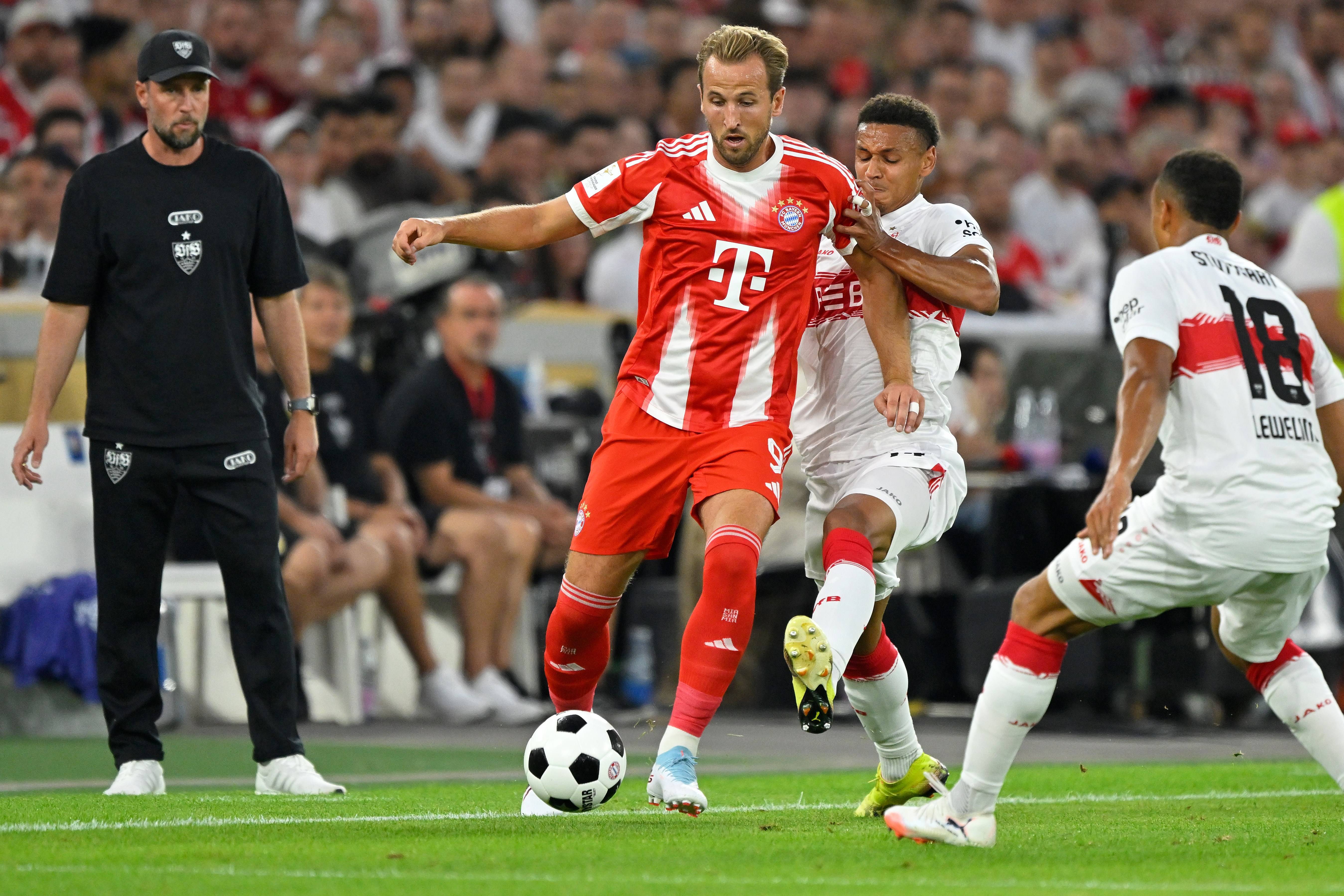 (体育)足球——弗朗茨·贝肯鲍尔超级杯:拜仁慕尼黑夺冠