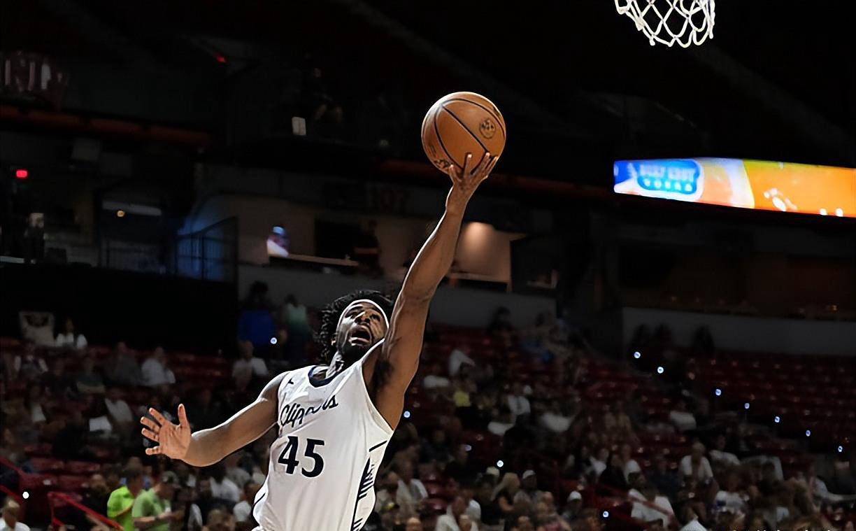 快船替补得分手依然平庸,孟菲斯灰熊夏季联赛大胜